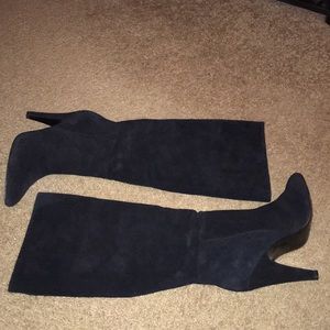 🔥Sale🔥Beautiful black suede boots..NWOT..